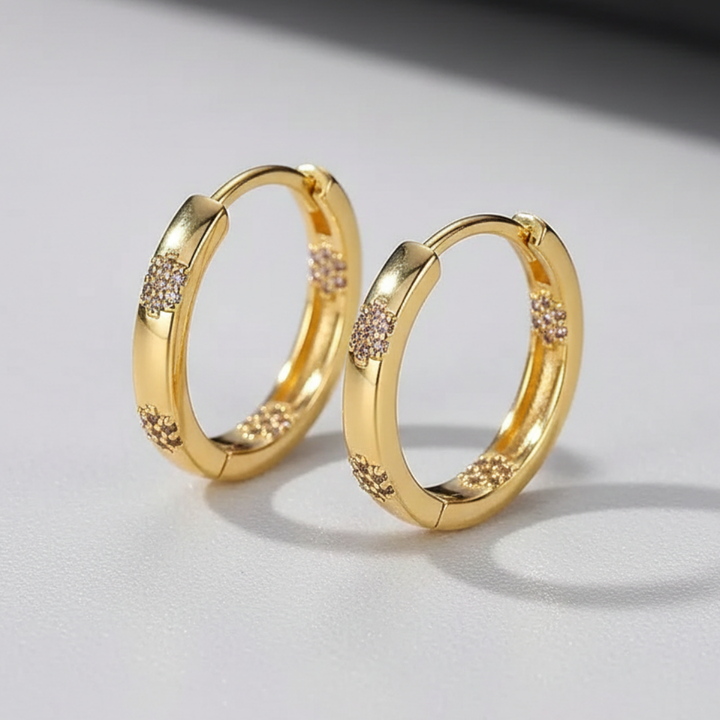 Zlaté náušnice s květinovým vzorem