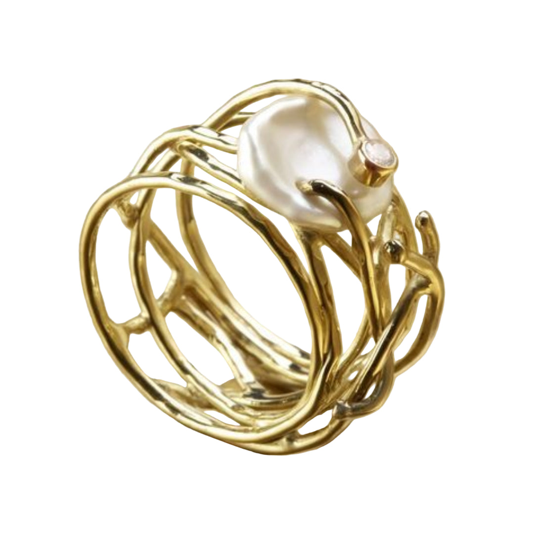 Jemný prsten ze zlata a perel