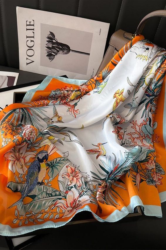 Cecile Foulard (100% hedvábí - 68cm)