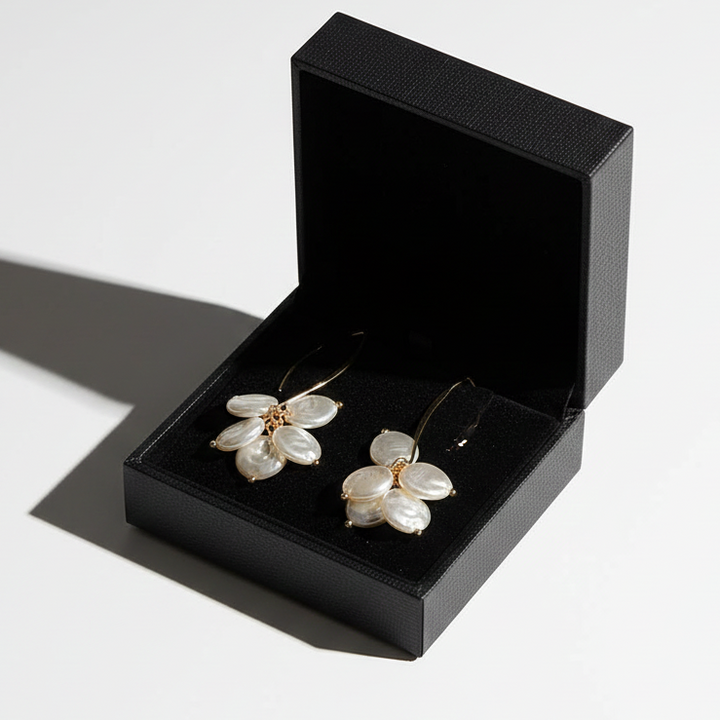 Elegantní náušnice z perel a krystalů