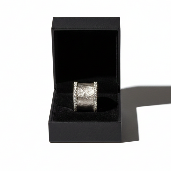 Vintage stříbrný prsten se zirkonem