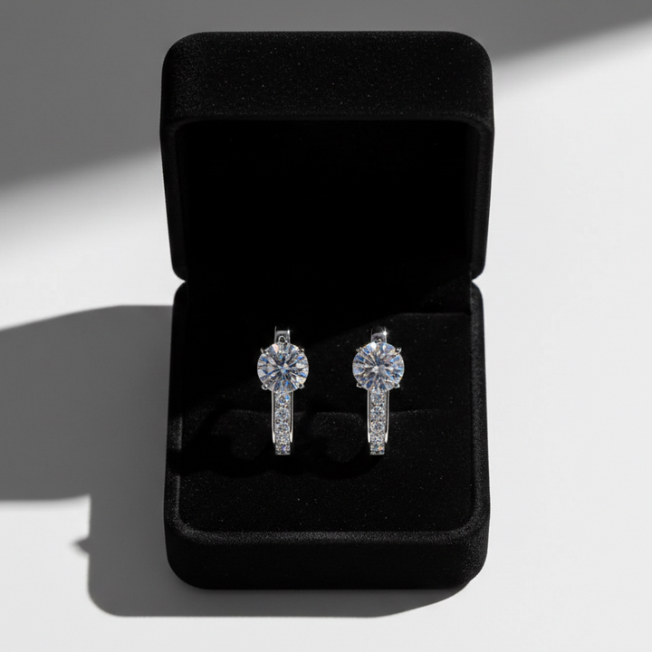 Kanal Moissanite Huggie náušnice