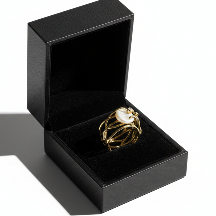 Jemný prsten ze zlata a perel