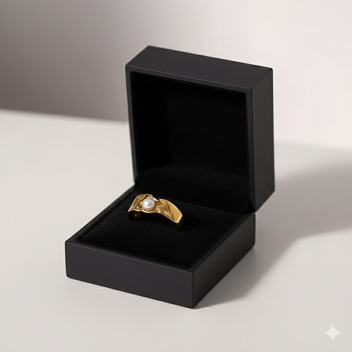 Vintage prsten s přírodními perlami a/nebo