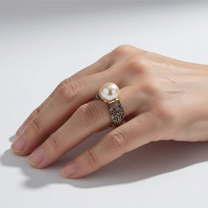 Zlatý prsten s perlou